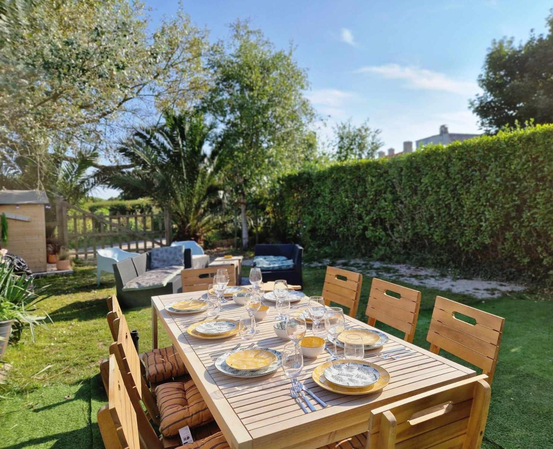 Holiday home La Maison Entre Terre & *